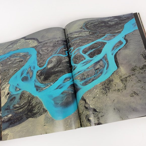 Nature "La Terre Vue du Ciel" by Yann Arthus-Bertrand Coffee Book - Picture 1 of 6